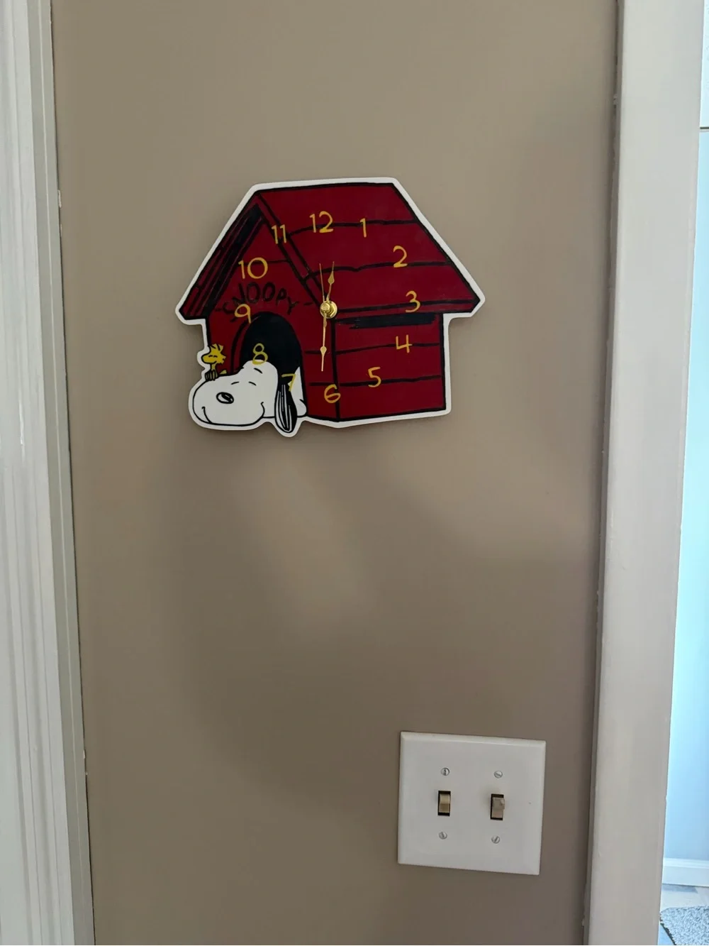 Peanuts Snoopy Red Doghouse Wall Clock